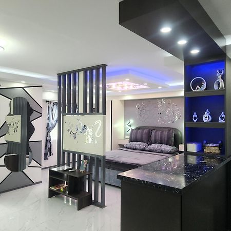 Condo Azur Suites B316 Near Airport, Netflix, Stylish, Cozy With Swimming Pool Мактан Екстер'єр фото