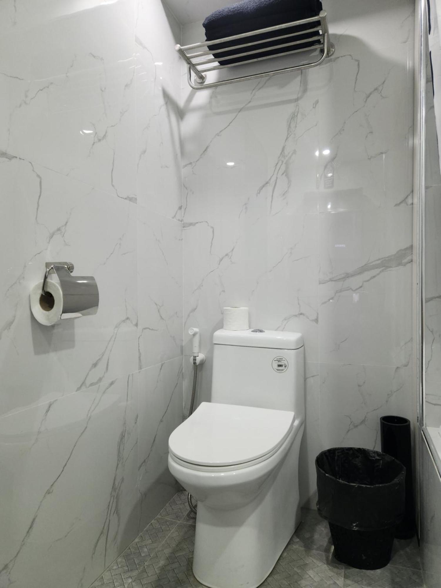 Condo Azur Suites B316 Near Airport, Netflix, Stylish, Cozy With Swimming Pool Мактан Екстер'єр фото